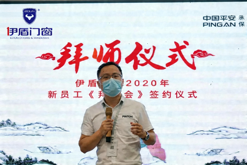 jimeng-2026-04-18-1597-融合這張圖里的所有元素，讓這張圖整體更自然_正常融合