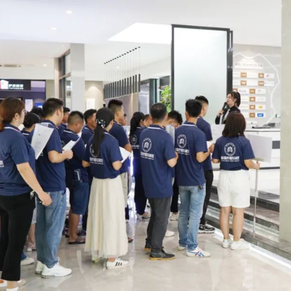 伊盾門窗精準賦能，成就大商丨伊盾商學院四大體系化培訓強勢賦能終端！
